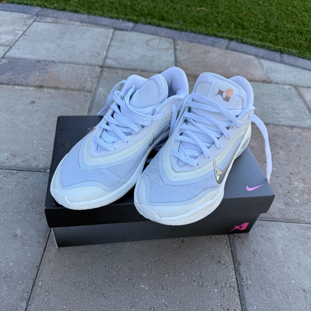 Nike Women's Athletic Shoes - White and Light Gray